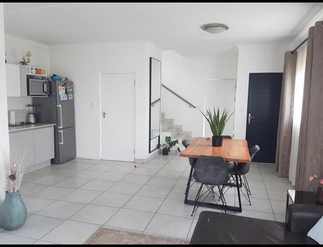 3 BEDROOM HOUSE FOR SALE IN THATCHFIELD